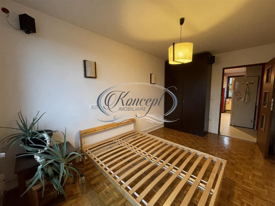 Apartament cu 3 camere zona Hotel Royal