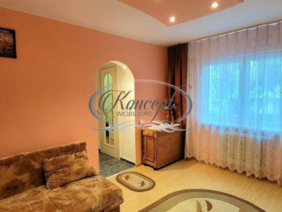 Apartament cu 3 camere pe strada Parang