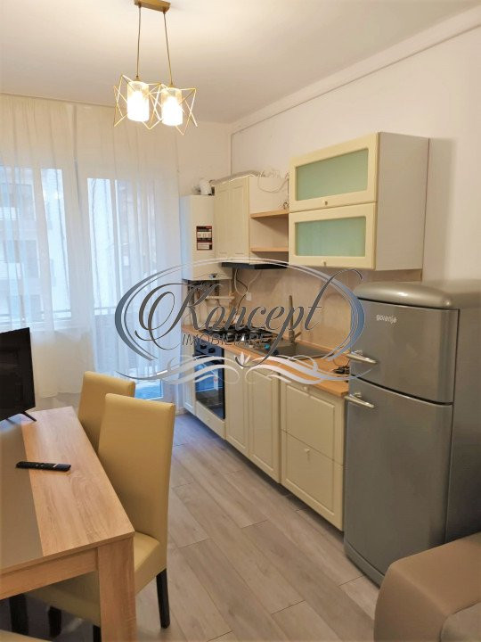 Apartament la cheie, la etaj intermediar