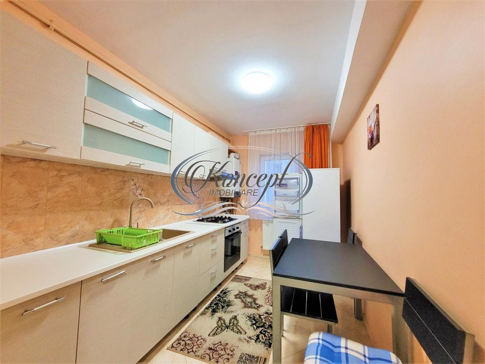 Apartament decomandat cu parcare pe strada Florilor