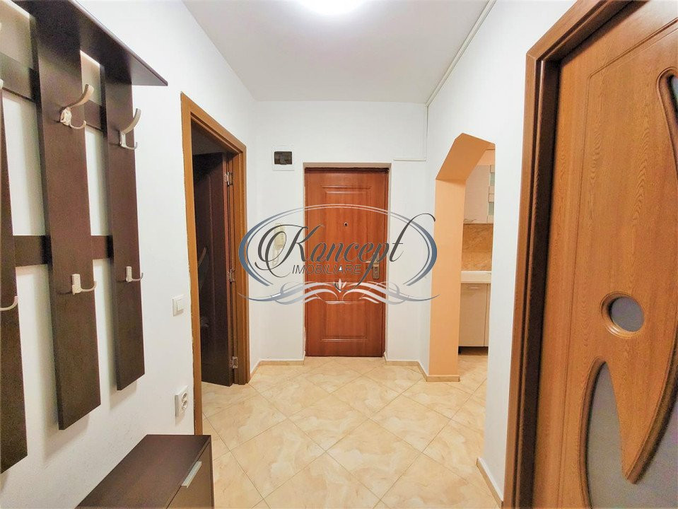 Apartament decomandat cu parcare pe strada Florilor