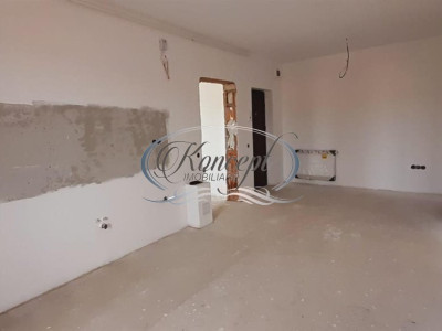 Apartament semifinsat