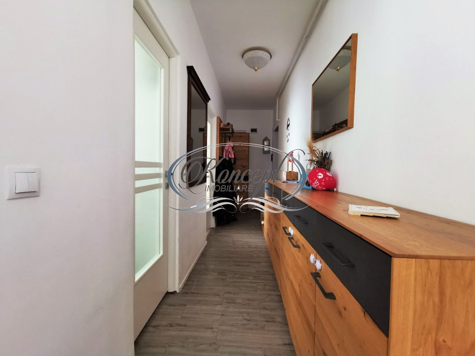 Apartament la etaj intermediar, cu parcare