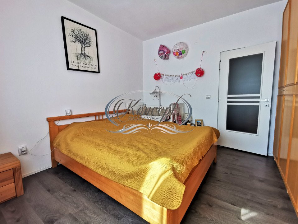 Apartament la etaj intermediar, cu parcare