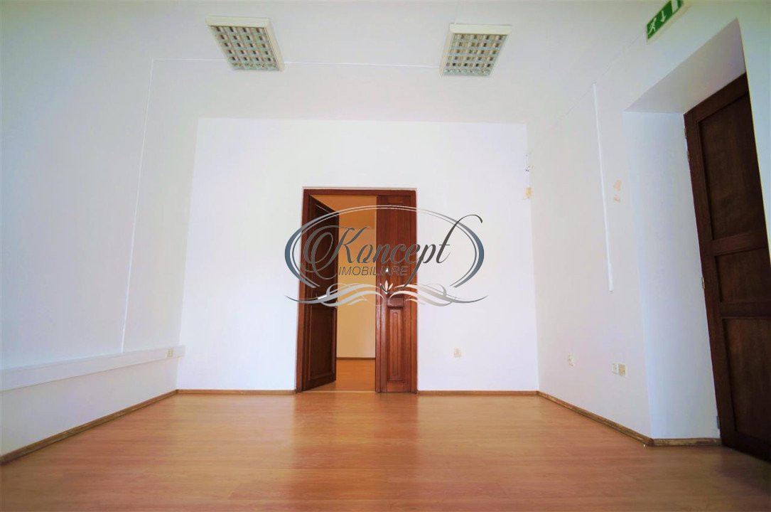 Vila interbelica in Piata Muzeului
