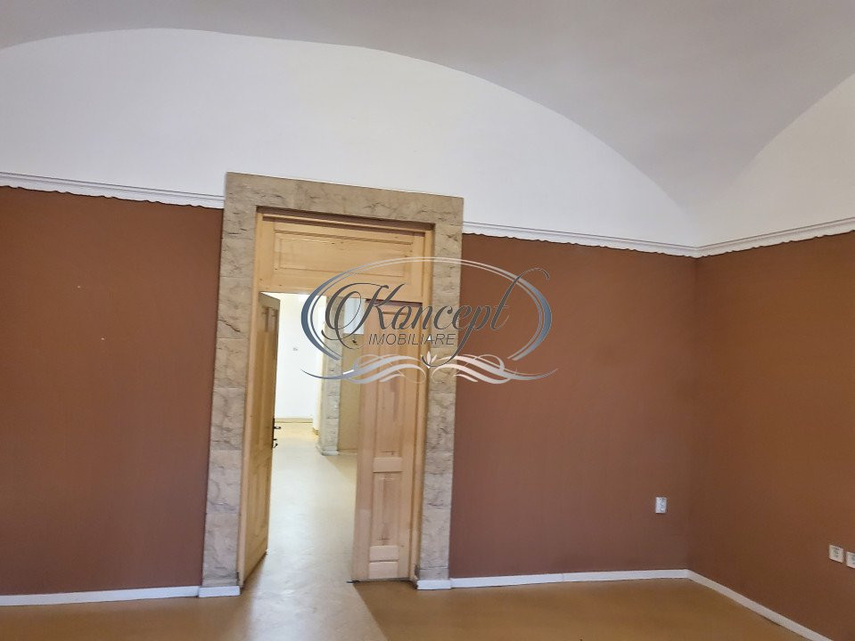 Spatiu comercial alimentatie publica, Ultracentral