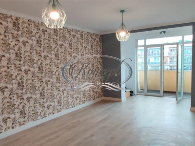 Apartament finisat la etaj intermediar.