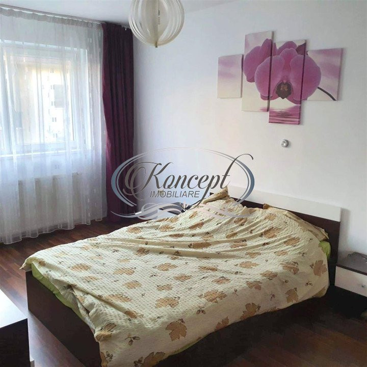 Apartament spatios, strada Florilor