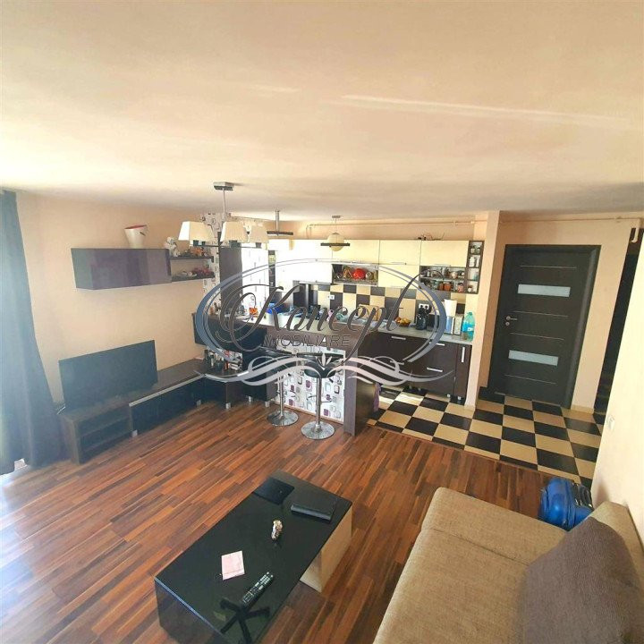 Apartament spatios, strada Florilor