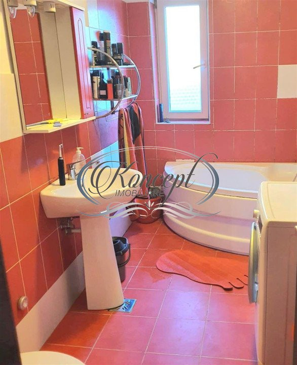 Apartament spatios, strada Florilor