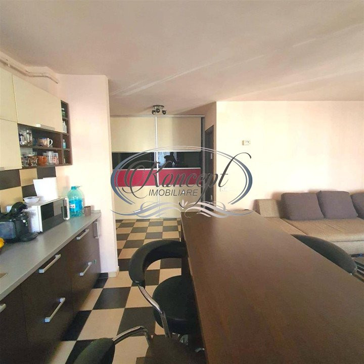 Apartament spatios, strada Florilor