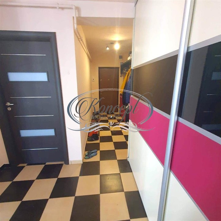 Apartament spatios, strada Florilor