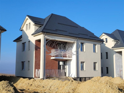 Casa individuala cu 6 camere in Dezmir
