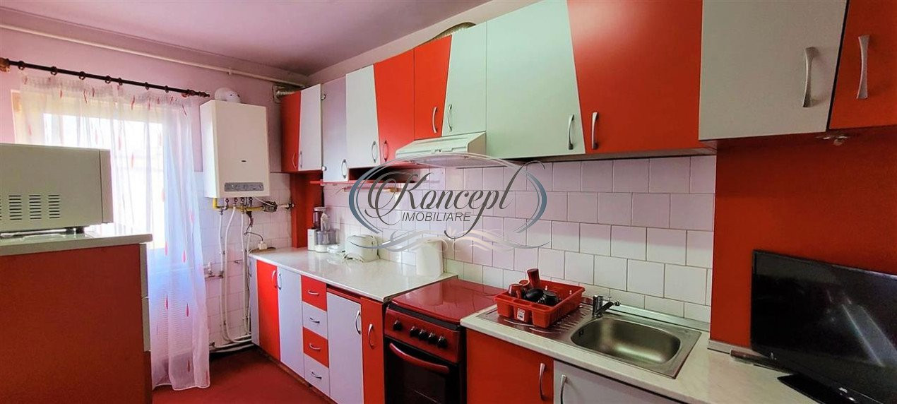 Apartament cu 3 camere, zona Piata Cipariu