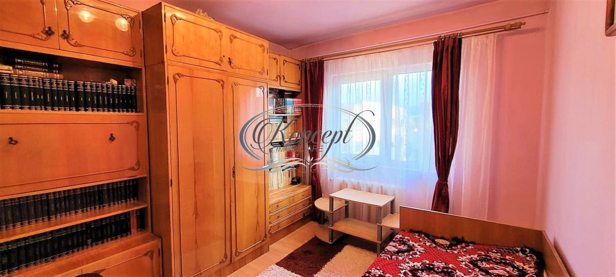 Apartament cu 3 camere, zona Piata Cipariu