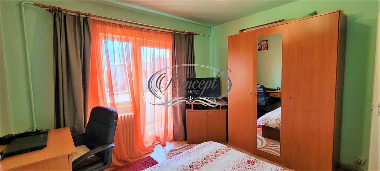 Apartament cu 3 camere, zona Piata Cipariu