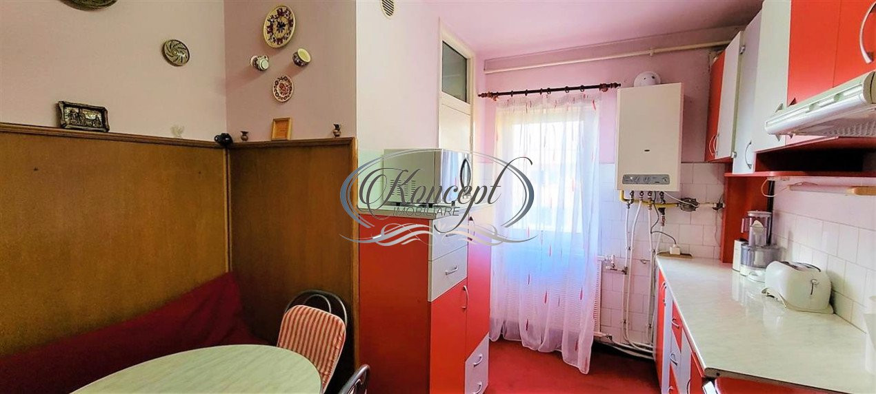 Apartament cu 3 camere, zona Piata Cipariu