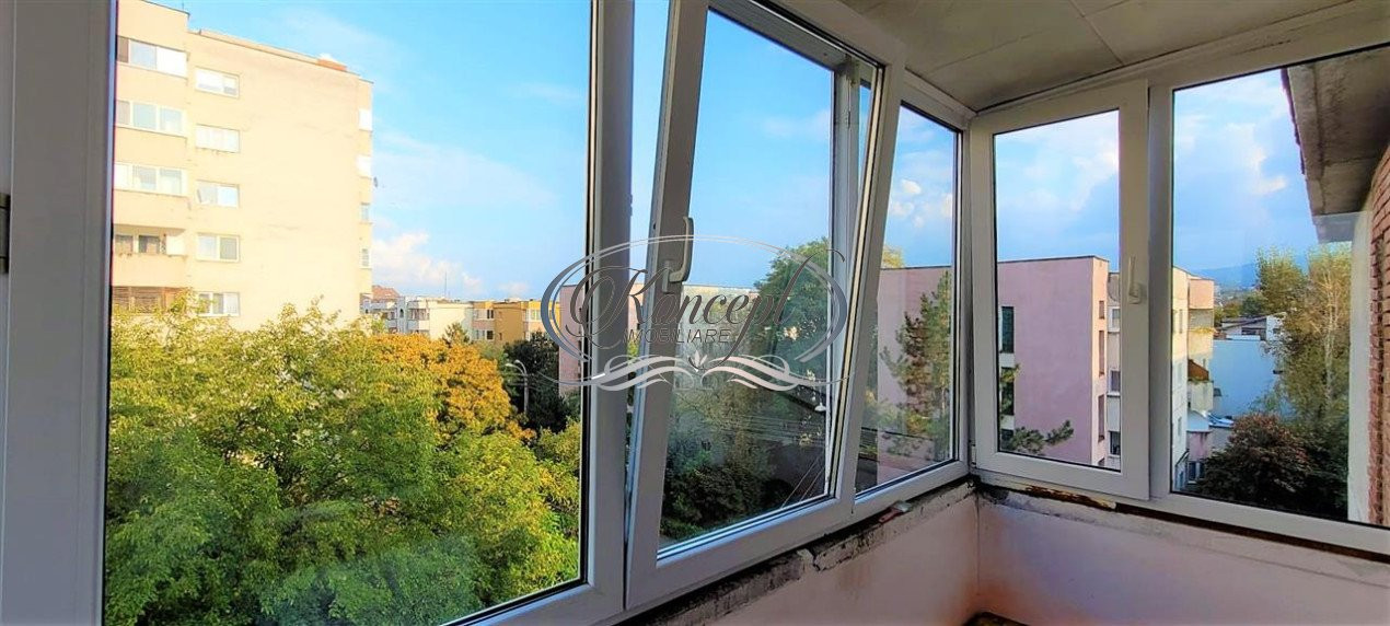 Apartament cu 3 camere, zona Piata Cipariu