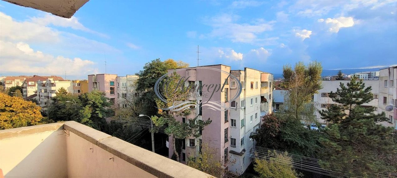 Apartament cu 3 camere, zona Piata Cipariu