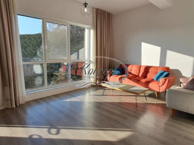 Apartament luminos, cu parcare inclusa