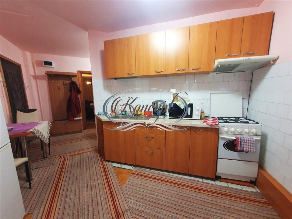 Apartament la etaj intermediar pe strada Tasnad