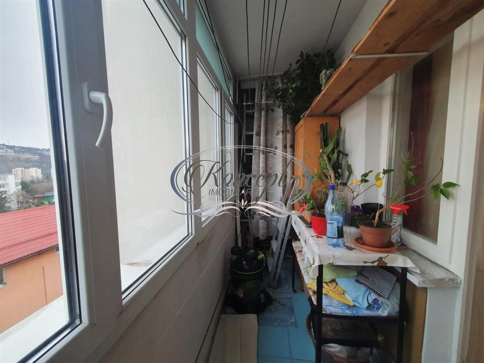 Apartament la etaj intermediar pe strada Tasnad