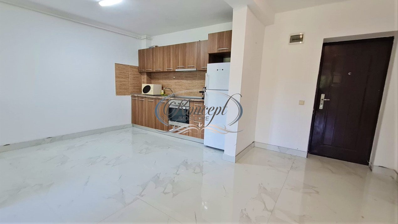 Apartament cu 3 camere si parcare, zona Calea Turzii